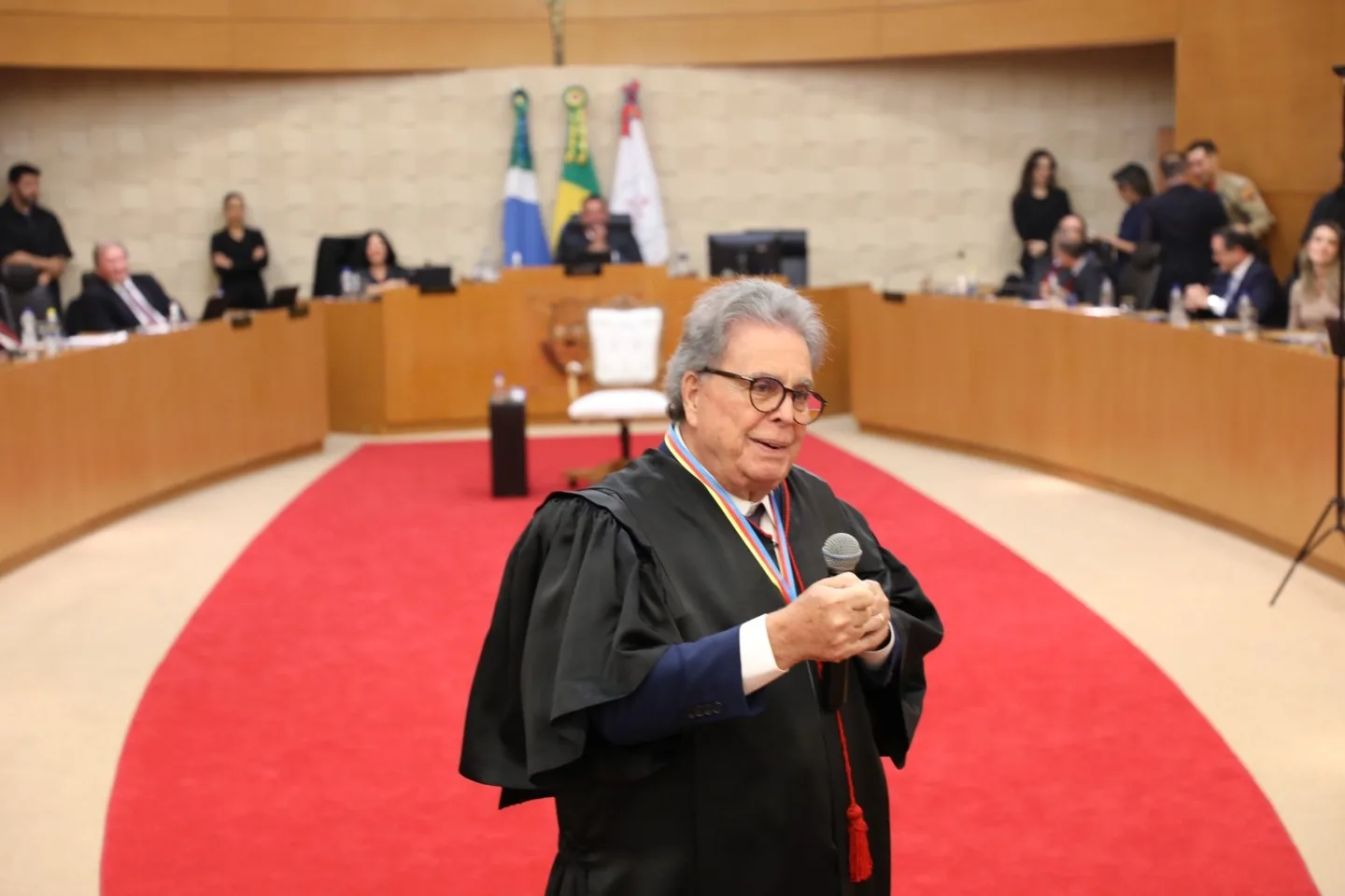 Desembargador foi homenageado por colegas em sua última sessão - Foto: Divulgação/TJMS