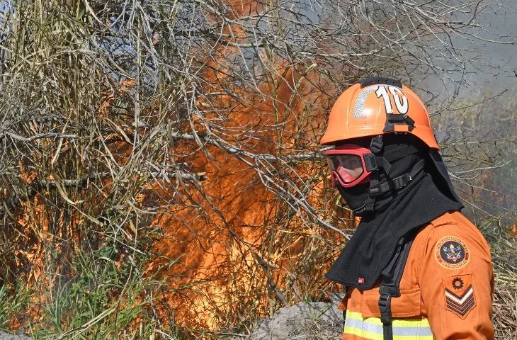 Com ações preventivas e bases avançadas, bombeiros de MS atuam no combate a incêndios florestais no Pantanal - Foto: Bruno Rezende