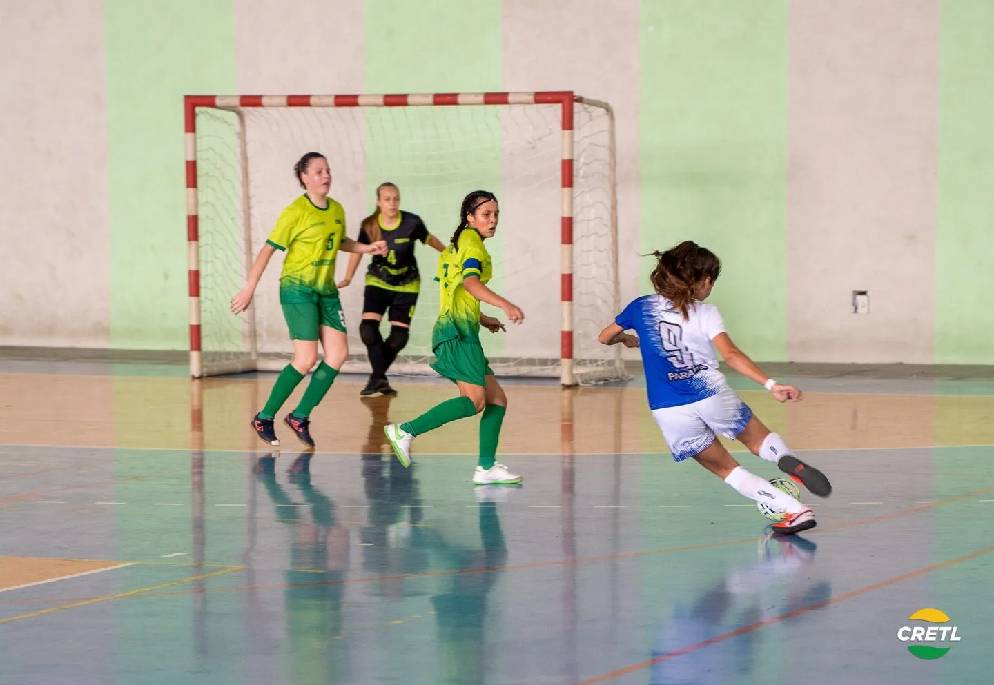 Serão abordados temas como os fundamentos do futsal, técnicas de treinamento, entre outros - Foto: Divulgação/Fundesporte