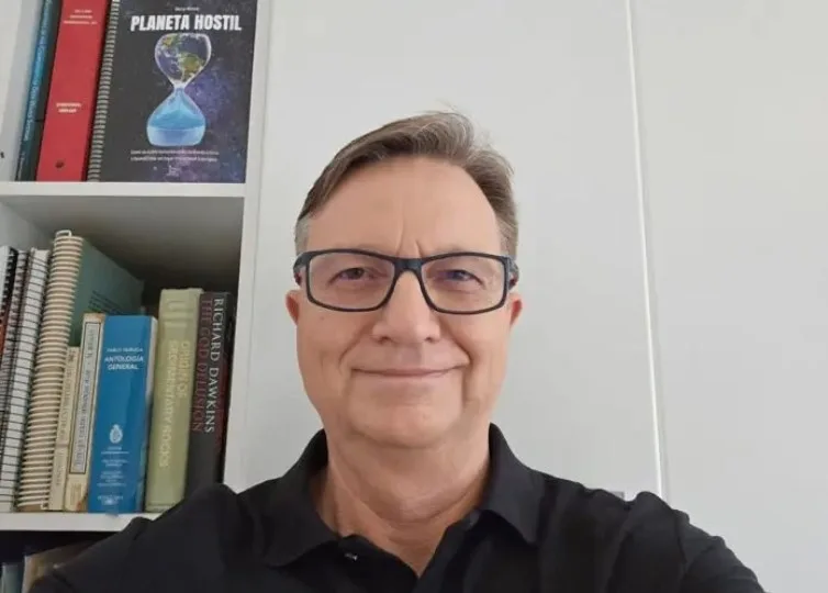 Marco Moraes é geólogo, pesquisador de mudanças climáticas e autor do livro "Planeta Hostil". - Foto: Arquivo Pessoal