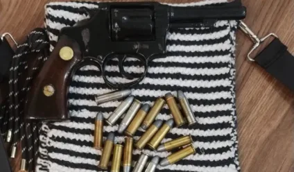 Após matar o ex-marido, mulher escondeu arma na casa da amiga. - Foto: Arquivo/JPNews