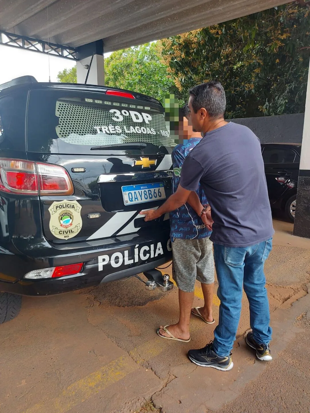 Foi feita abordagem e o homem teria confessado o assalto, mas não identificou o comparsa. - Foto: Divulgação/ Polícia Civil