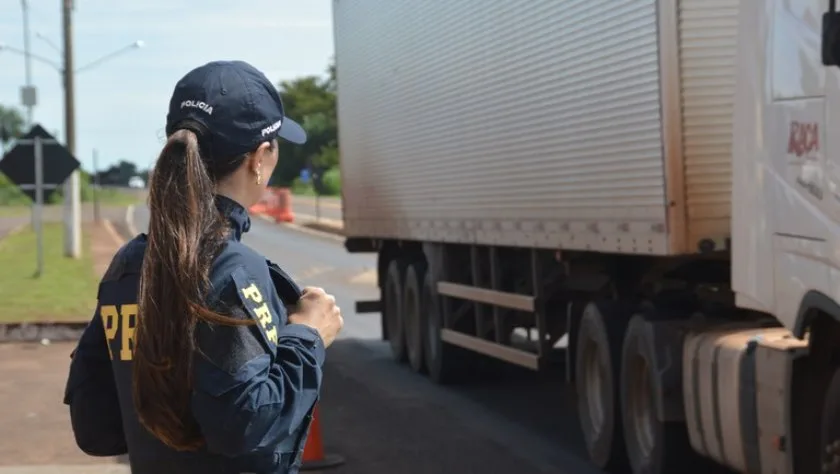 Reforço na fiscalização e na conscientização dos condutores são foco em busca de uma redução nos acidentes graves. - Foto: Divulgação/PRF