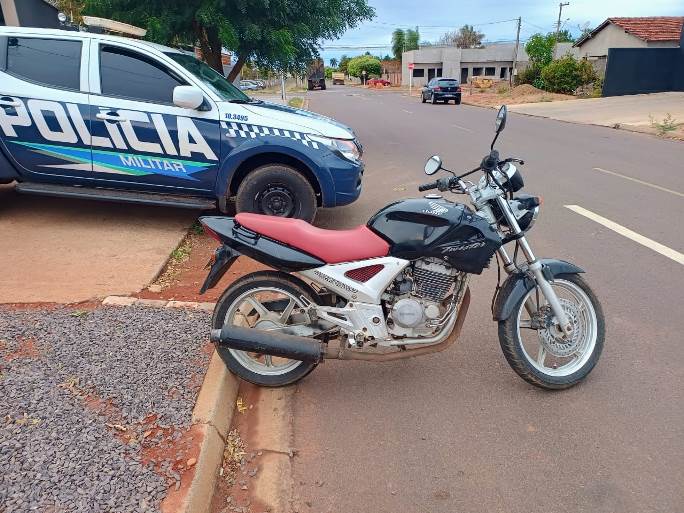 Polícia recupera moto furtada e prende suspeito por receptação, em Três Lagoas. - Foto: Reprodução/Polícia Militar