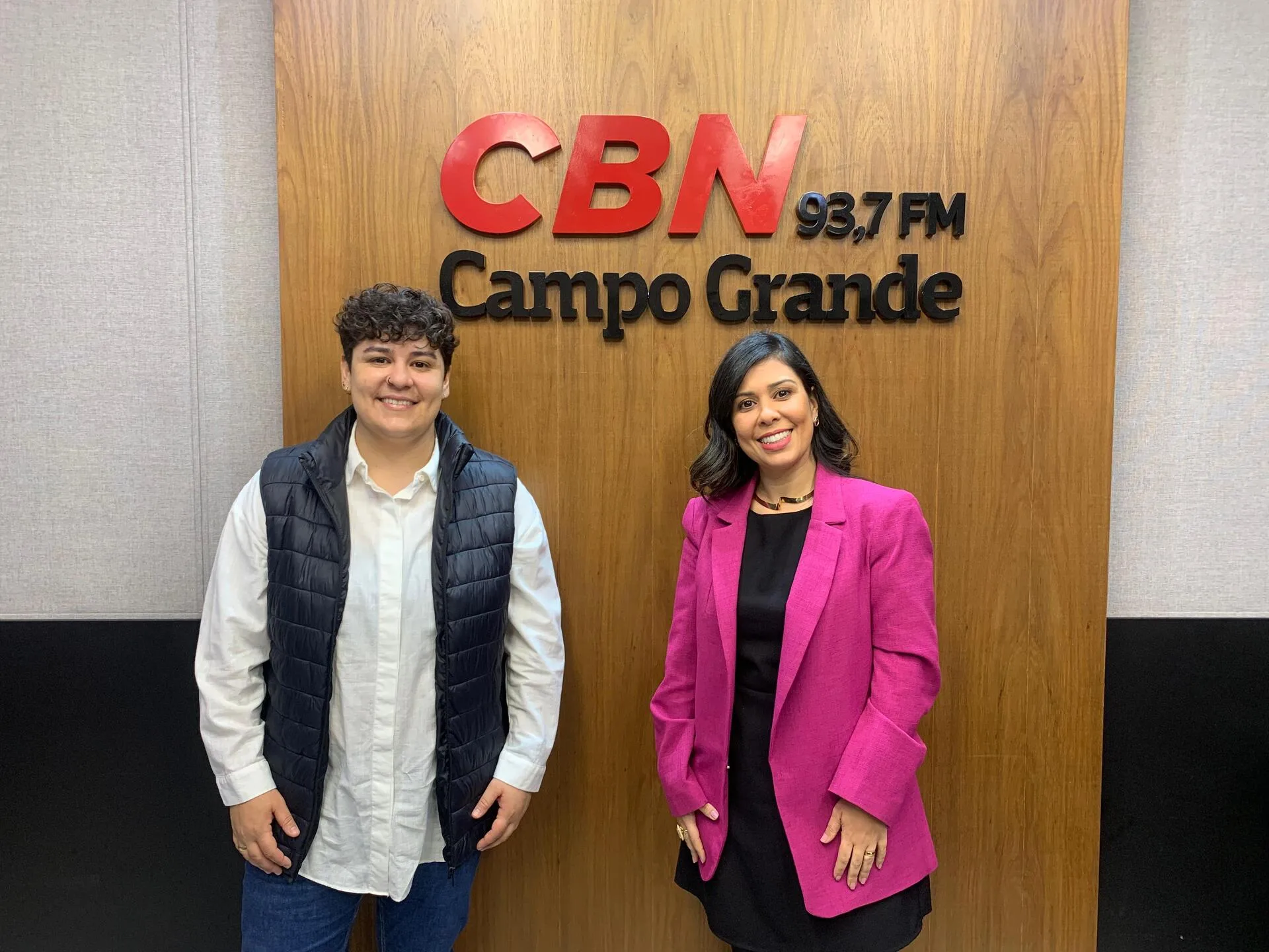 Gerente de Marketing do Shopping Campo Grande, Gabriella Alves, e presidente da Associação dos Lojistas do Shopping Campo Grande, Aline Queiroz. - Foto: Mateus Adriano/CBN-CG