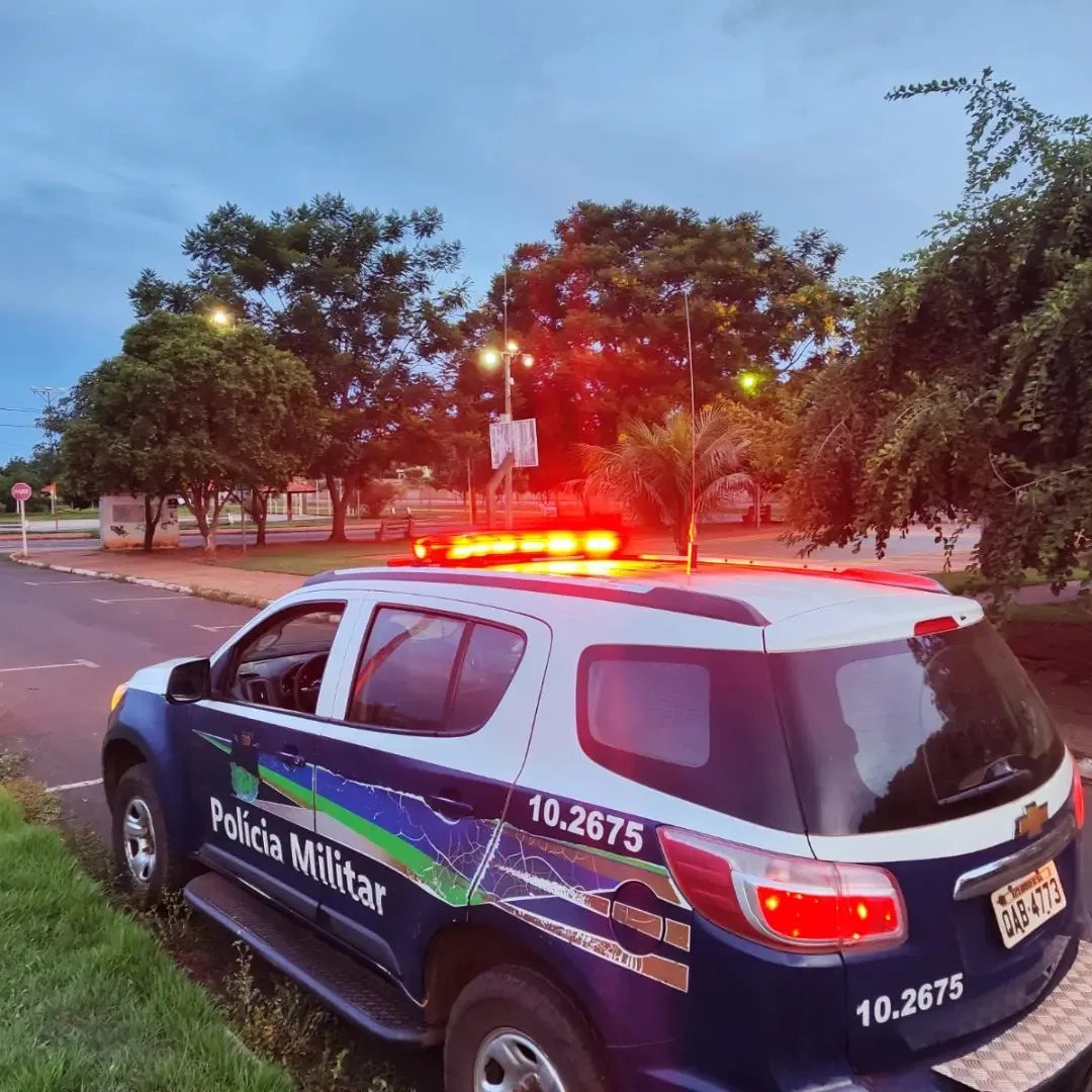 No veículo havia três pessoas e no momento da busca pessoal um passageiro apresentou resistência - Arquivo - RCN 67