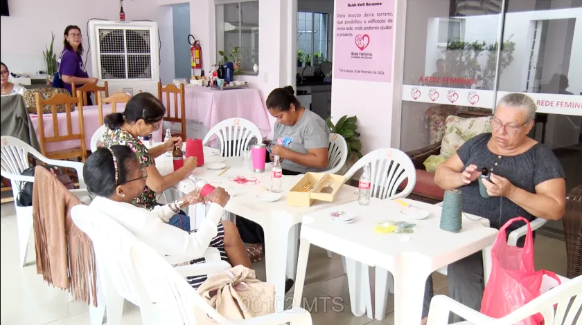 Entidade atende a mais de 130 pacientes por mês e não recebe nenhuma ajuda do poder público para assistir pessoas com câncer. - Foto: Reprodução/TVC