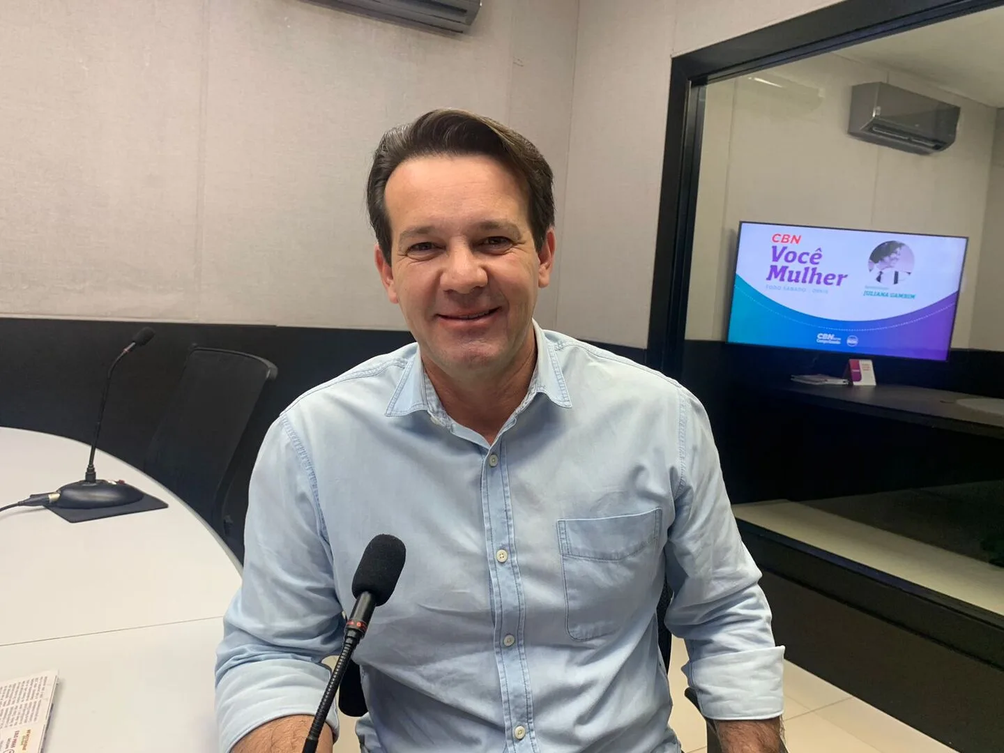 Especialista, Dr. Pedro Pegolo, durante entrevista no estúdio da Rádio CBN Campo Grande - Foto: Fernando De Carvalho/CBN-CG