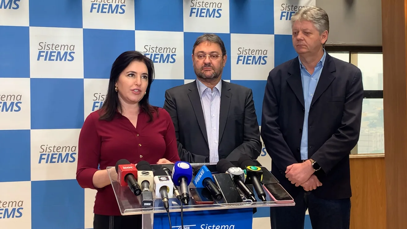 Simone Tebet, Sérgio Longen e Jaime Verruck, durante coletiva na Fiems - Duda Schindler/CBN-CG