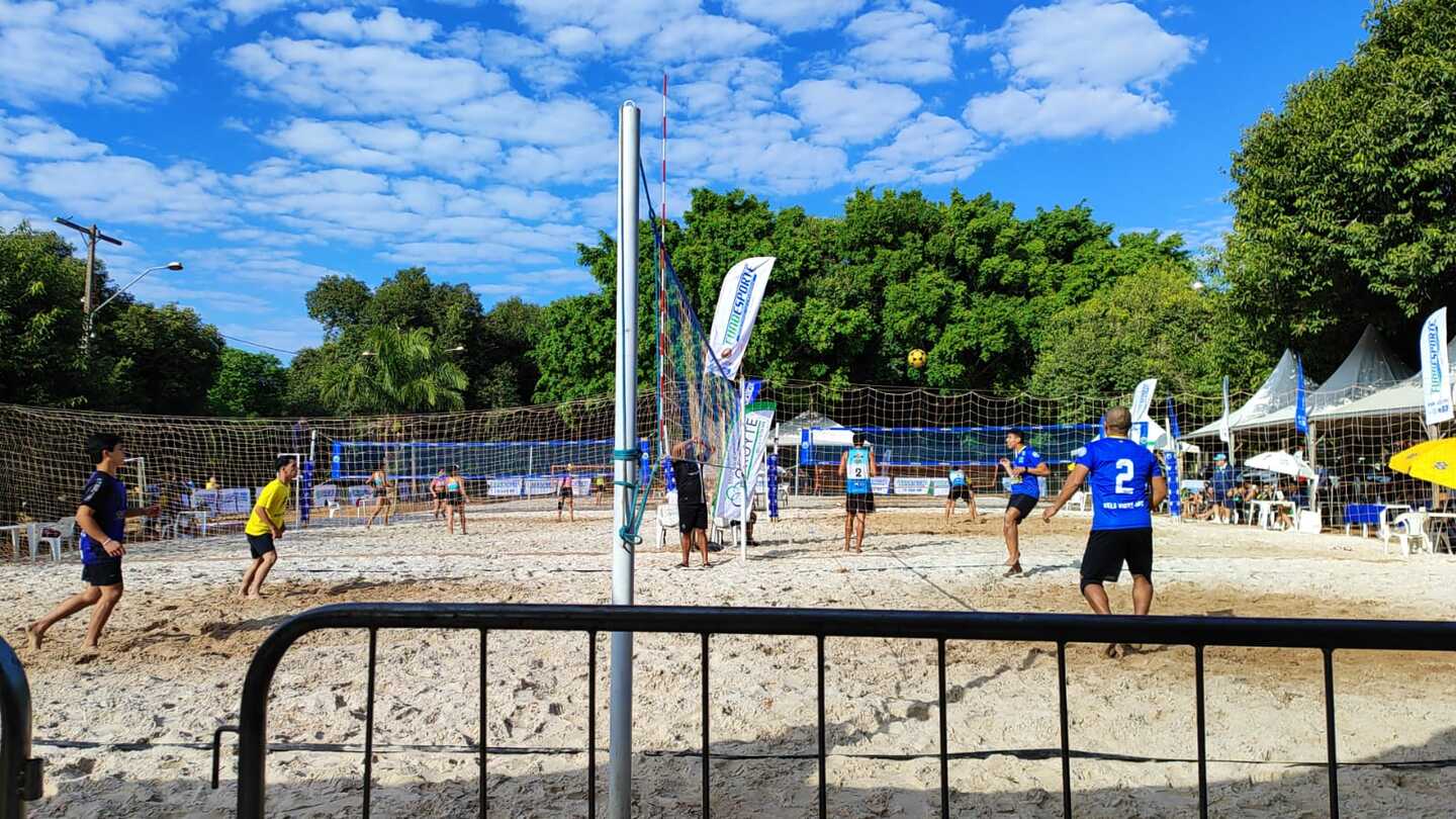 Evento contará com oficinas de beach tennis, futevôlei, vôlei de praia e diversas atividades de lazer - Divulgação/Fundesporte