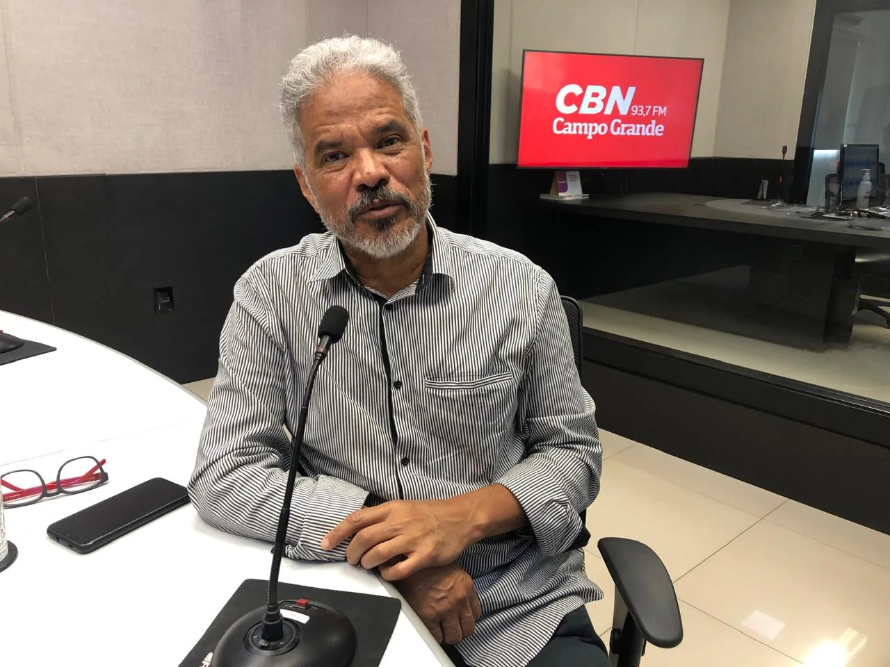 Adilson Trindade, colunista de política da Rádio CBN Campo Grande - Foto: LSSCom/CBN-CG