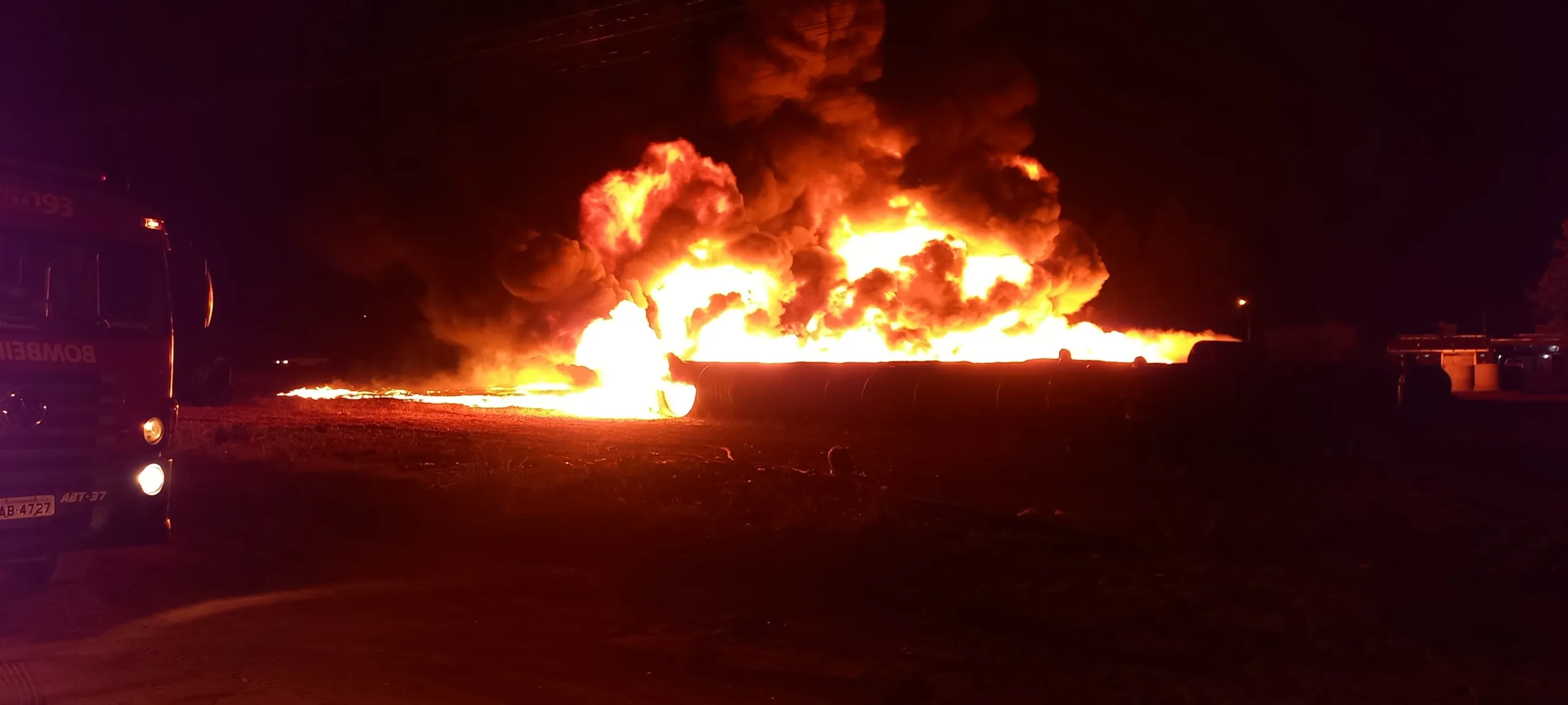 Manilhas destruídas seriam usadas para escoar águas de chuvas dos bairros Vila Nova, Jardim Cangalha e toda região. - Foto: Alfredo Neto/JPNews