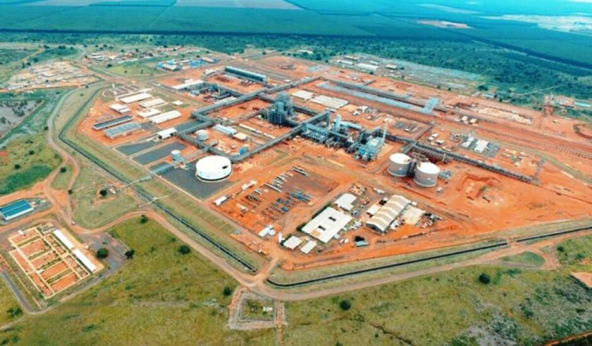 Fábrica, que está 85% concluída, foi interrompida em dezembro de 2014, mas poderá ser finalizada através de parcerias, segundo a Petrobras - Arquivo