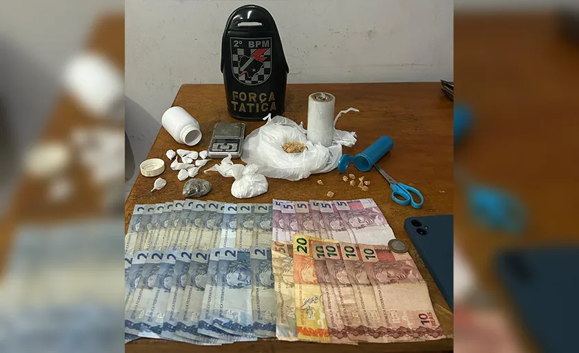 Diversas drogas foram encontradas na residência. - Foto: Divulgação/Polícia Militar