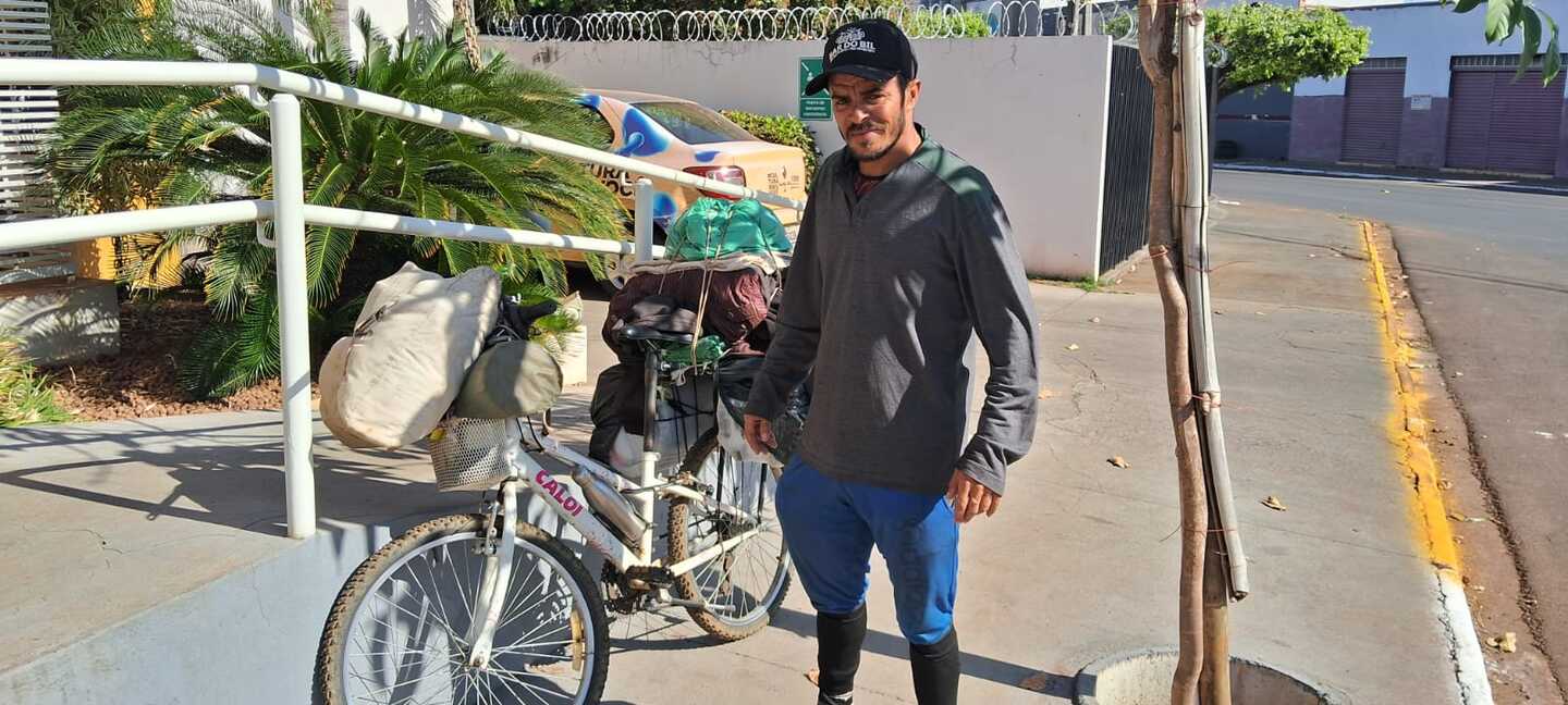 Thiago Silva, roda o Brasil em sua bicicleta, ele saiu da cidade de Aracaju SE - Talita Matsushita/RCN67