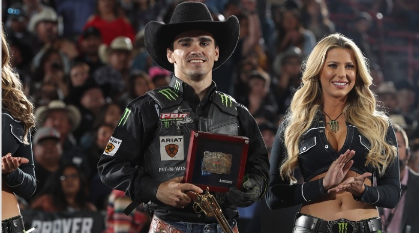 José Vitor Leme segue líder do campeonato mundial de montaria em touros - Foto: PBR