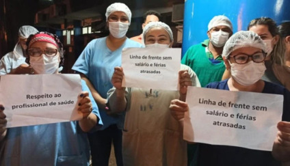 Sem pagamento, enfermeiros e técnicos protestam em frente ao Hospital da Vida - Foto: Marcos Morandi