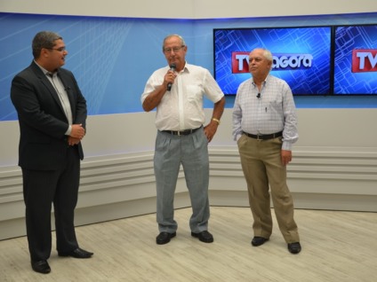 O apresentador do TVC Agora Thiago Bonfim, presidente do Misto, Jamiro Rodrigues e o representante do FHS Engenharia Luiz Holmes - Claudio Pereira