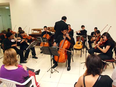 O projeto visa divulgar a música erudita e popular através de apresentações -