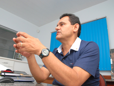 Osmar Francisco de Oliveira foi oficial de intercâmbio do Rotary Club durante 20 anos e conta que tem ?filhos? espalhados por mais de 10 países -