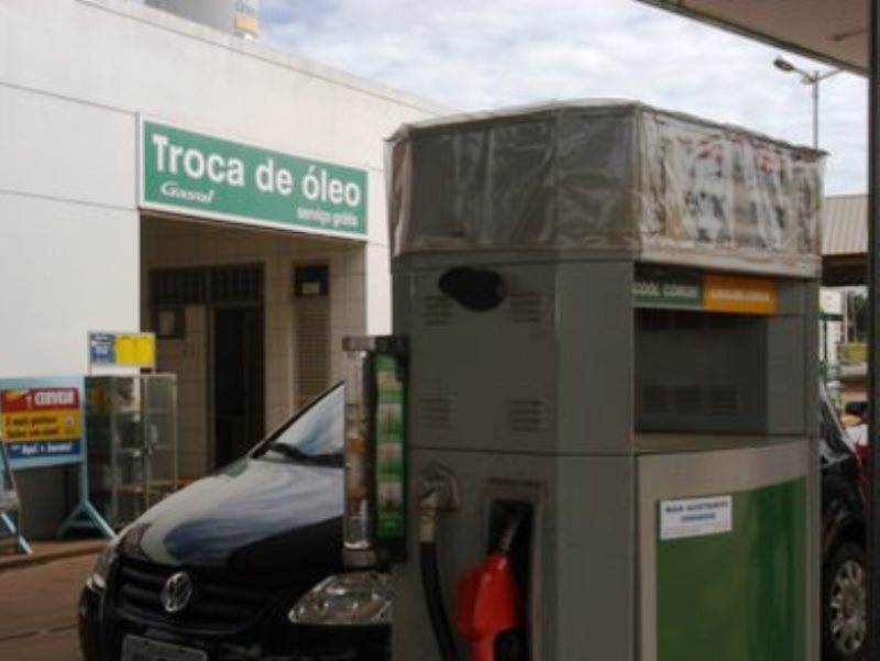 Percentual de etanol anidro misturado à gasolina é de 25% atualmente - Divulgação