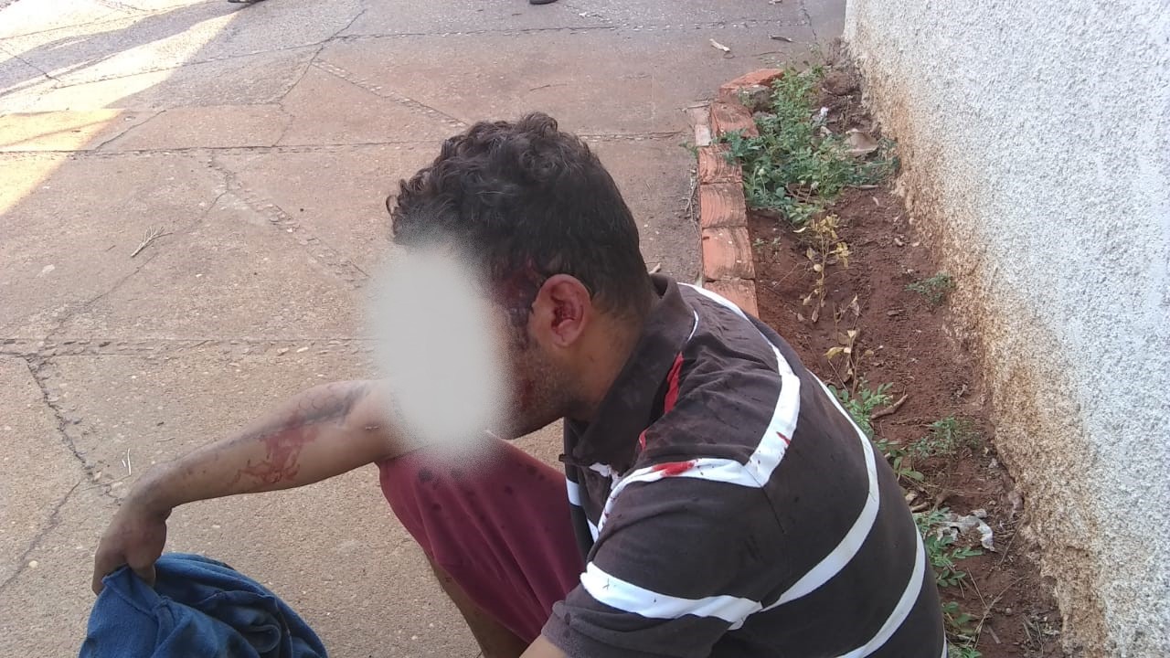 Moradores da praça da Bíblia na rodoviária brigam por ciúmes e um acaba em estado grave após sofrer facada - Alfredo Neto/JPNews