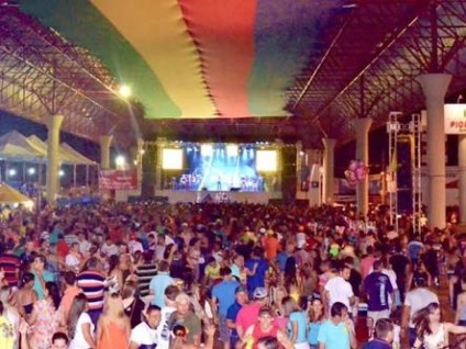 O Carnaval de rua em Paranaíba é um dos mais tradicionais do Estado e sempre atraiu um grande número de pessoas - Arquivo/JPNEWS O Carnaval de rua em Paranaíba é um dos mais tradicionais do Estado e sempre atraiu um grande número de pessoas - Arquivo/JPNEWS