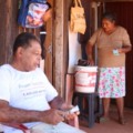 Dona Leonarda, que veio de Bodoquena com a família, recebe R$ 39 do Bolsa Família por mês - Hugo Leal/JPNews