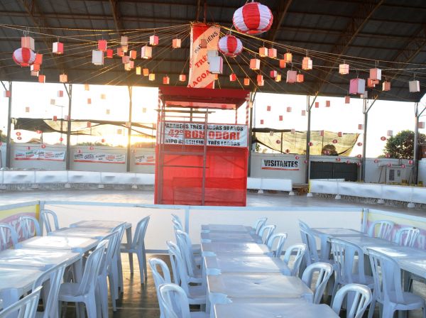 Tudo pronto para a tradicional festa japonesa -