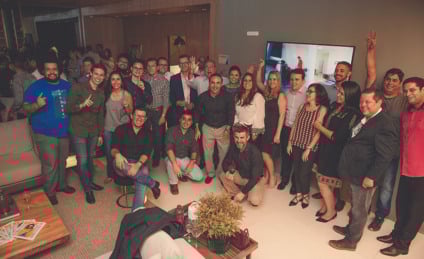 Diretores e colaboradores do Grupo RCN de Comunicação durante comemoração realizada no Shopping Bosque dos Ipês, em Campo Grande - LOHAN FAGUNDES