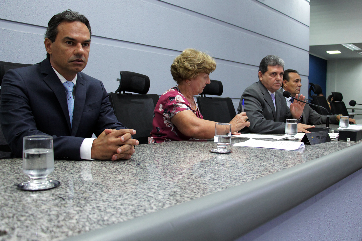 Prefeito Marcos Trad (PSD) e o presidente João Rocha (PSDB) durante solenidade de posse da mesa diretora - Izaias Medeiros/CMCG