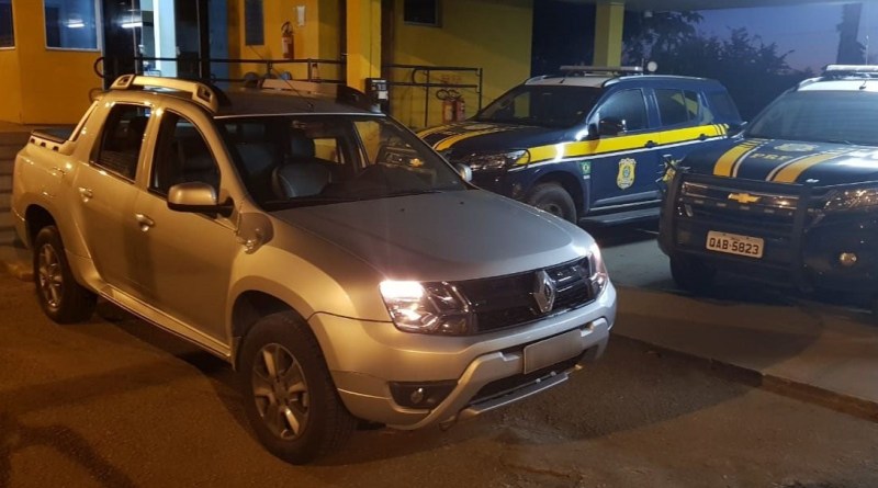 O motorista, de 30 anos, disse ter locado o carro em São Paulo e iria até Corumbá, porém não estava com o contrato de locação. - Divulgação/PRF