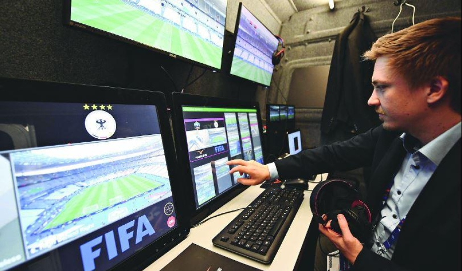 Árbitro de vídeo, a novidade na história da Copa do Mundo promete não passar despercebida ao longo da competição na Rússia, entre 14 de junho e 15 de julho - Foto: Divulgação