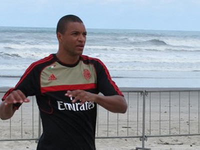 Dida defendeu o Milan no Mundialito de futebol de areia -