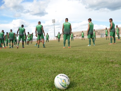 Dos 28 jogadores que compõem o time, apenas 18 foram para a capital - Claudio Pereira/JP