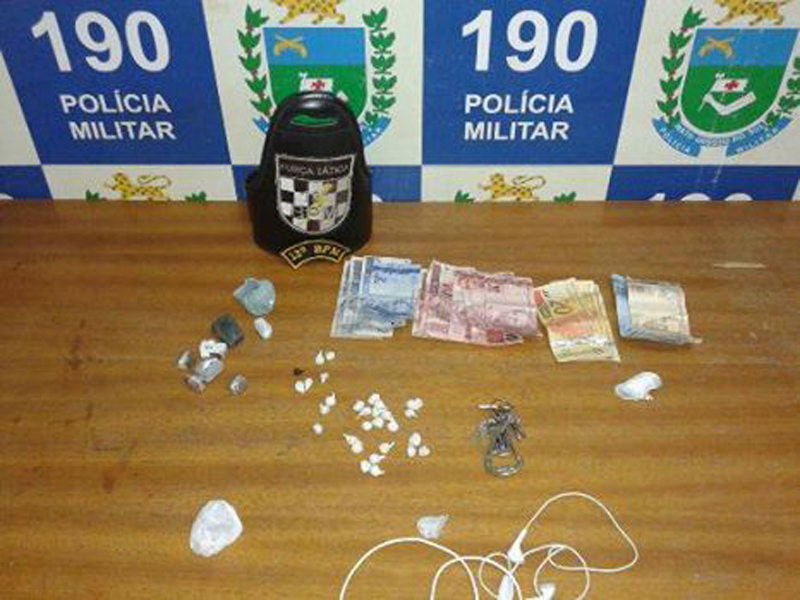 Com a menina de 15 anos foram encontradas 30 trouxinhas de crack, sete de maconha e R$ 278 - Divulgação