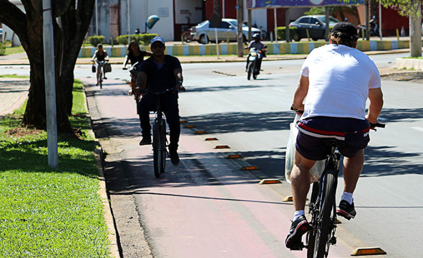 Projeto visa conscientizar os usuários de bicicletas comuns e elétricas sobre regras de trânsito - Danielle Leduc/JPNews