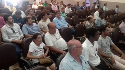 Empresários vão à Câmara pedir apoio de vereadores para receber dívida da estatal - Ana Cristina Santos/JPNews