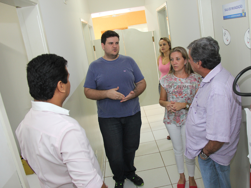 Prefeito e secretário visitaram também a Farmácia Popular - Divulgação