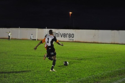 O Comercial goleou o Misto Sul por 4 a 0 -