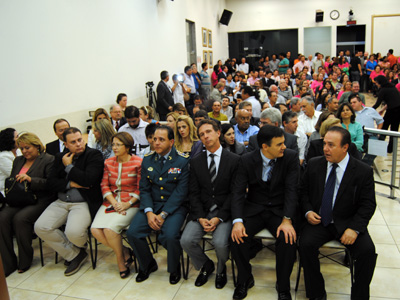 Autoridades em sessão sonele no legislativo -