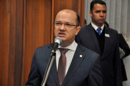 Ex-secretário estadual de Justiça, deputado estadual Barbosinha, ressaltou que solução para o problema só será viável com ajuda federal - Luciana Nassar/ALMS