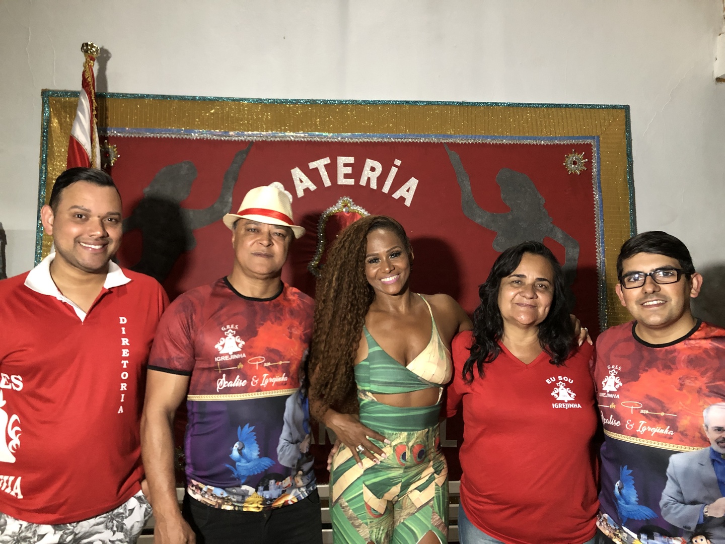 Coordenador de projetos, Jeferson Vasques, ritmista, Claudio Luz, rainha de bateria, Celma Prestígio, presidente da Igrejinha, Mariza Fontoura, e diretor financeiro, Marlon Felipe Gomes - Foto: Luciene Arakaki/CBN