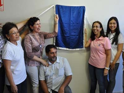 Prefeita descerra placa de inauguração do posto -