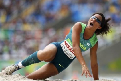 Silvânia conquistou medalha de ouro no salto em distância - Divulgação/CPB