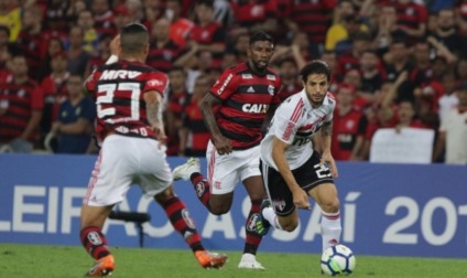 Com a vitória por 1 a 0 no Maracanã, São Paulo ficou a um ponto do líder Flamengo na tabela - Rubens Chiri/SPFC