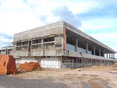 O projeto de arquitetura previa uma área total construída de 6.686 m² e seria igual aos campi de Aquidauana, Corumbá, Coxim e Ponta Porã -