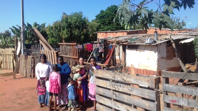 Famílias ocupam área da prefeitura no bairro Vila Verde  - Ana Cristina Santos/JP