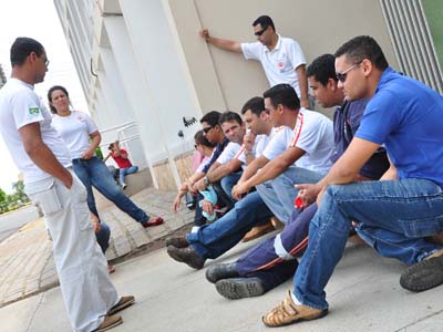 Funcionários do Samu em frente da Prefeitura, na manhã de ontem -