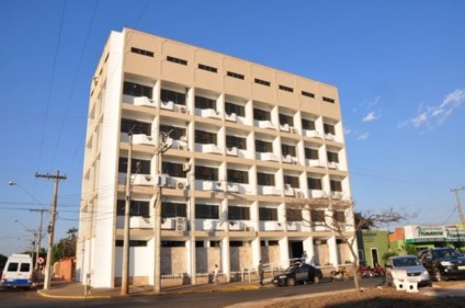 A partir de junho, prédio da prefeitura estará com portas abertas também no período da tarde -